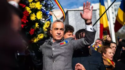 Călin Georgescu își depune candidatura.webp